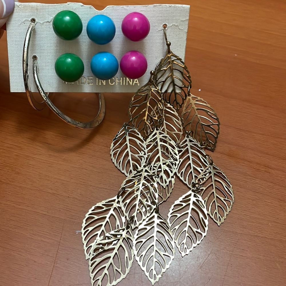 Bundle of forever21 fashion earrings